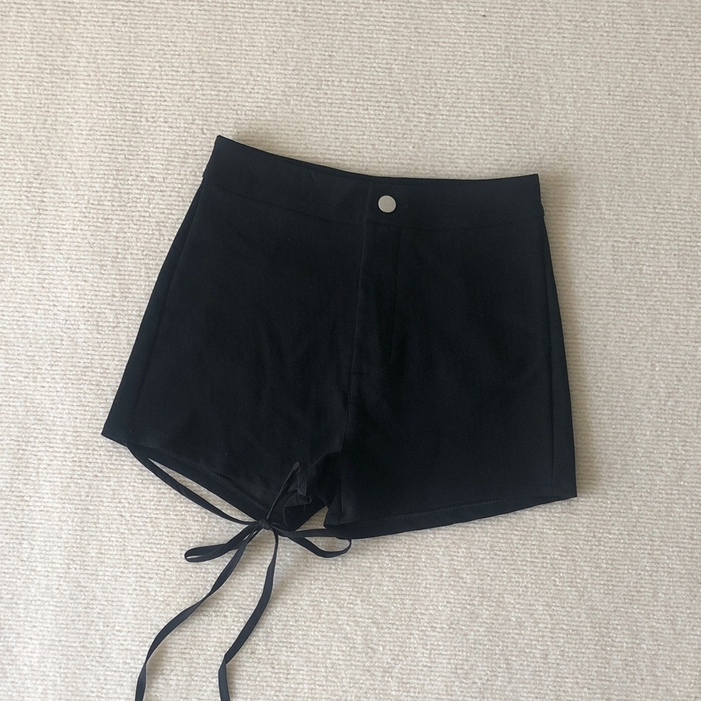 Black Women's High-Waist Tie-Hem Shorts